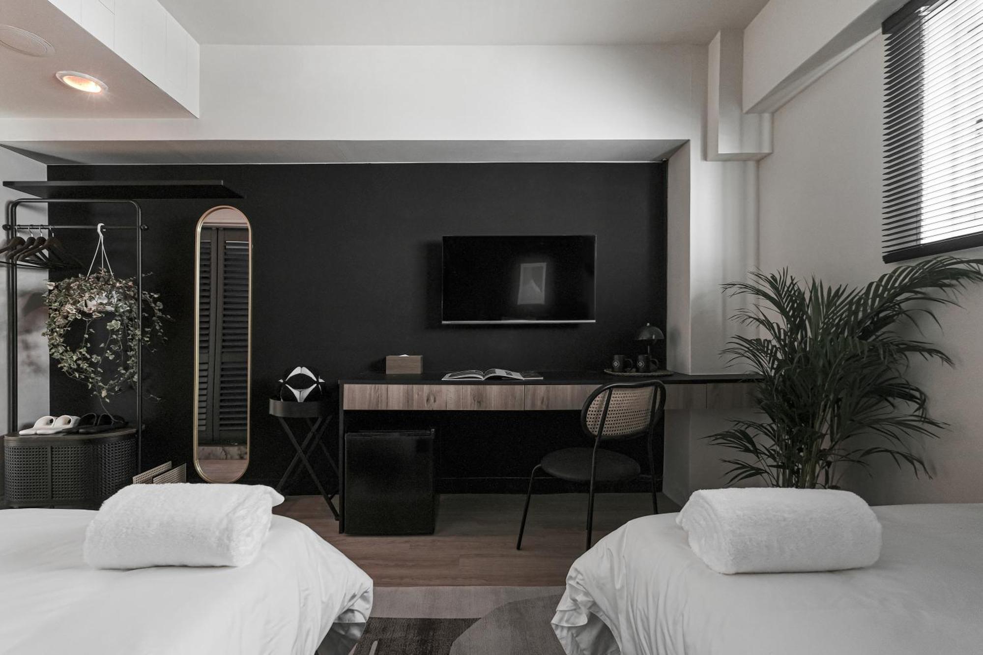 We2 Design Hotel Taichung Exterior photo